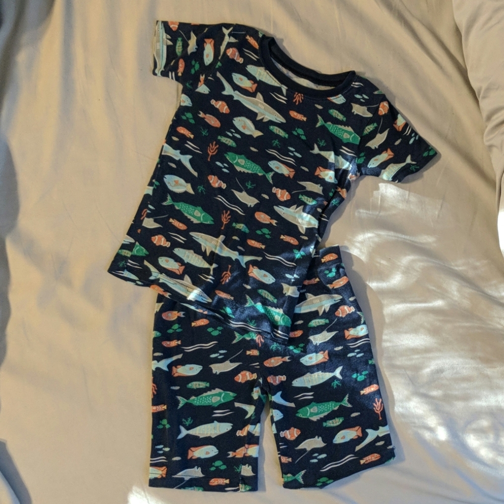 Carters pajamas boys size 6 Undersea pattern